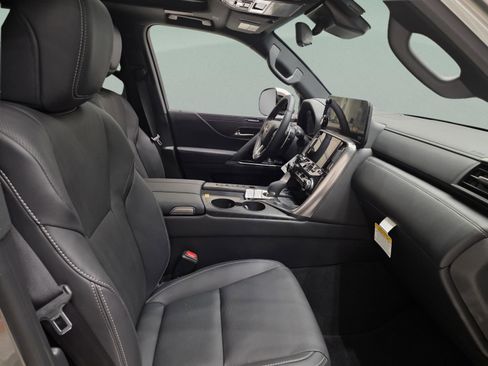 New 2026 Lexus LX 700h Luxury image 29