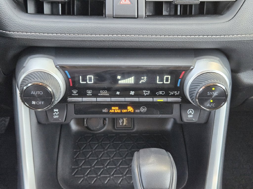 Used 2024 Toyota RAV4 XLE FWD image 16