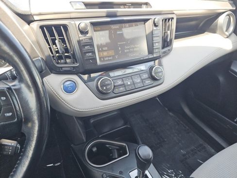 Used 2016 Toyota RAV4 XLE AWD/4WD image 30