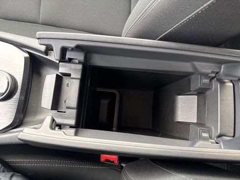 Used 2024 Nissan Rogue S image 18