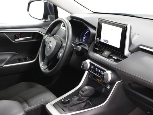 Used 2024 Toyota RAV4 AWD Hybrid image 28