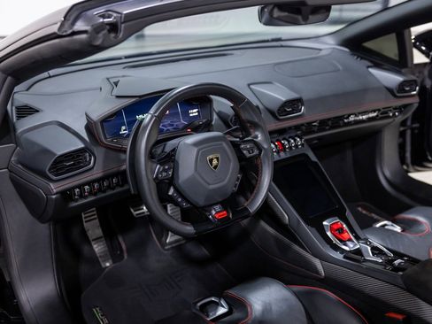 Used 2020 Lamborghini Huracan EVO image 34