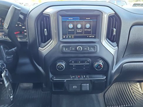 Used 2020 Chevrolet Silverado 1500 Custom w/ Custom Value Package AWD/4WD image 14