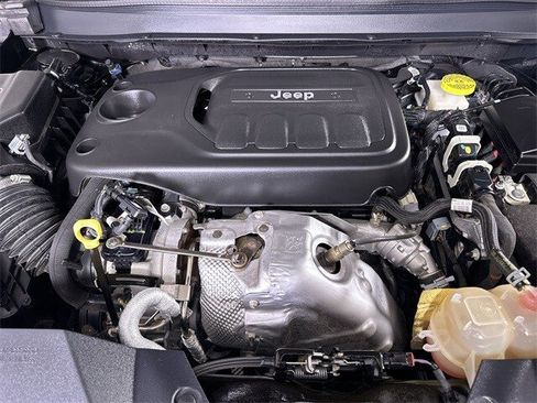 Used 2019 Jeep Cherokee Trailhawk w/ Comfort/Convenience Group image 31