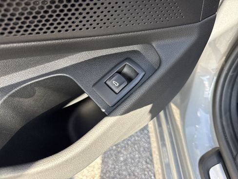 Used 2025 BMW 330i xDrive Sedan AWD/4WD image 18