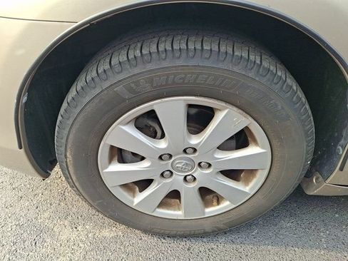 Used 2007 Toyota Camry XLE FWD image 4