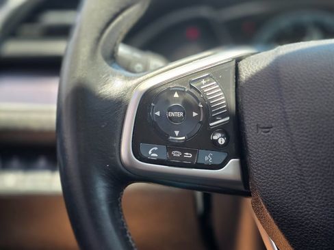 Used 2018 Honda Civic Touring image 30