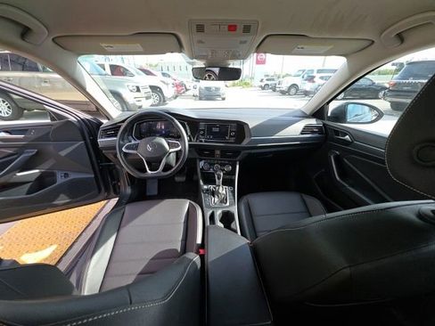 Used 2024 Volkswagen Jetta SE FWD image 24