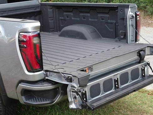 Used 2025 GMC Sierra 2500 AT4 w/ AT4 Premium Plus Package image 36