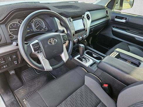 Used 2015 Toyota Tundra SR5 w/ SR5 Upgrade Package AWD/4WD image 13