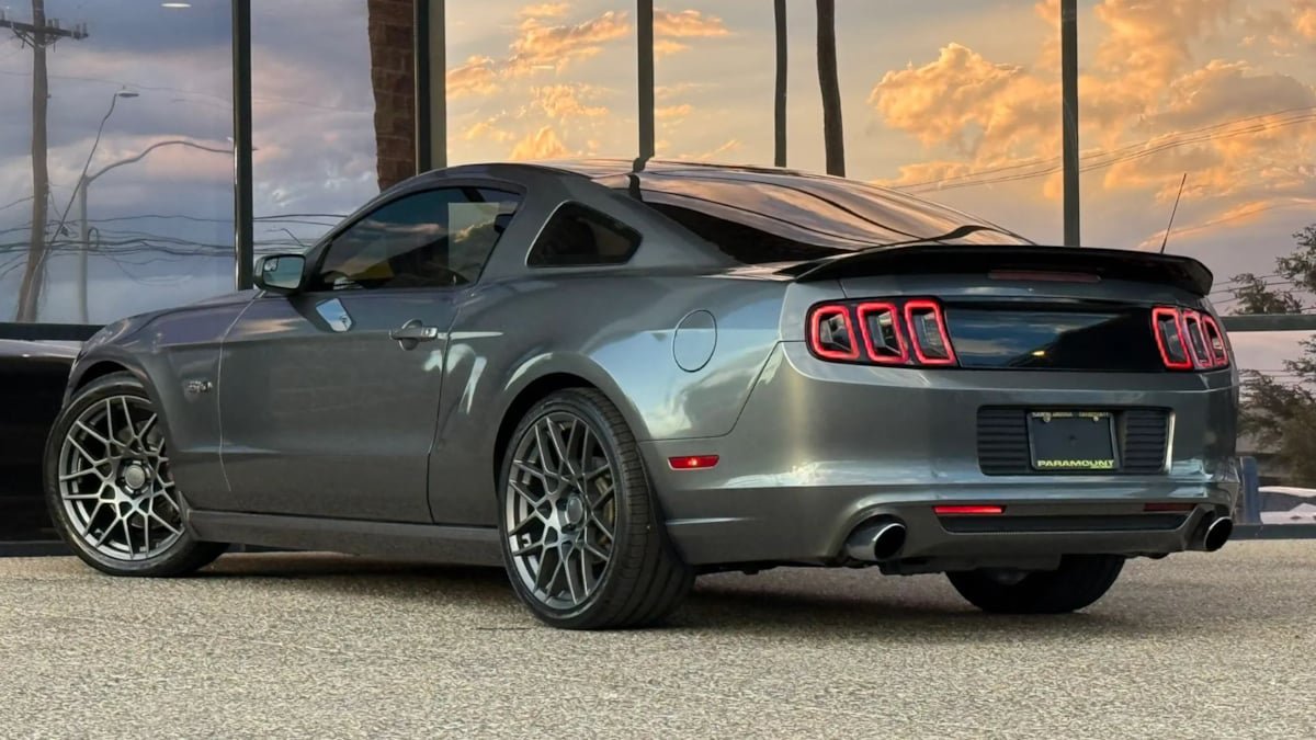 Used 2014 Ford Mustang GT w/ Brembo Brake Package RWD image 7