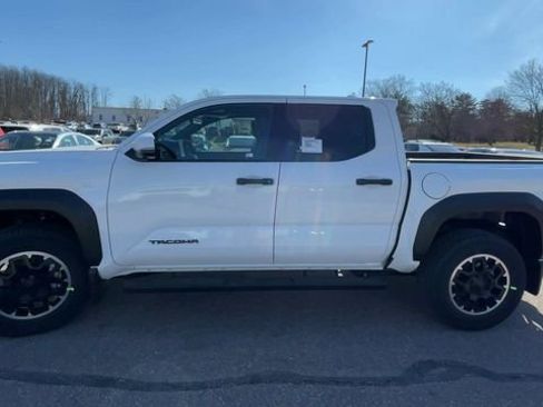 New 2026 Toyota Tacoma TRD Off-Road AWD/4WD image 5