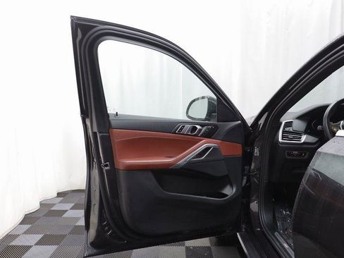 Used 2022 BMW X6 xDrive40i w/ Premium Package image 4