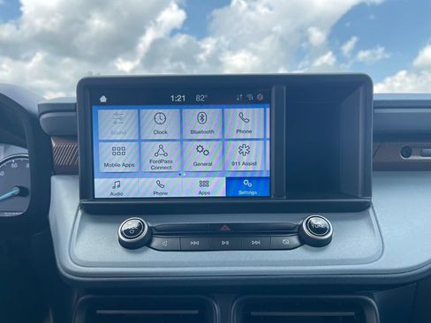 Certified 2022 Ford Maverick Lariat FWD image 11