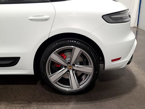 New 2026 Porsche Macan GTS image 35