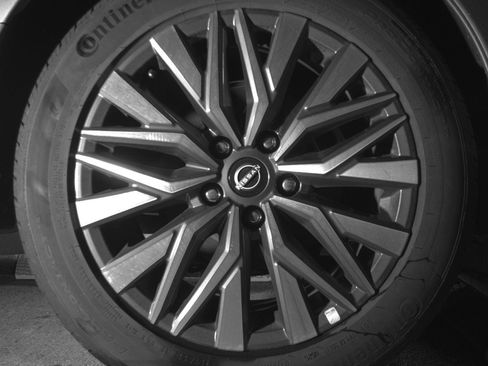 Used 2025 Nissan Altima 2.5 SV image 15