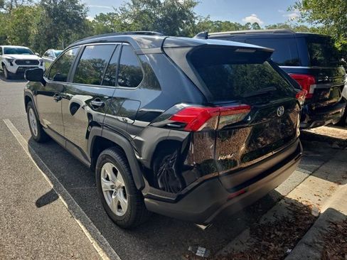 Used 2020 Toyota RAV4 XLE w/ Convenience Package FWD image 3