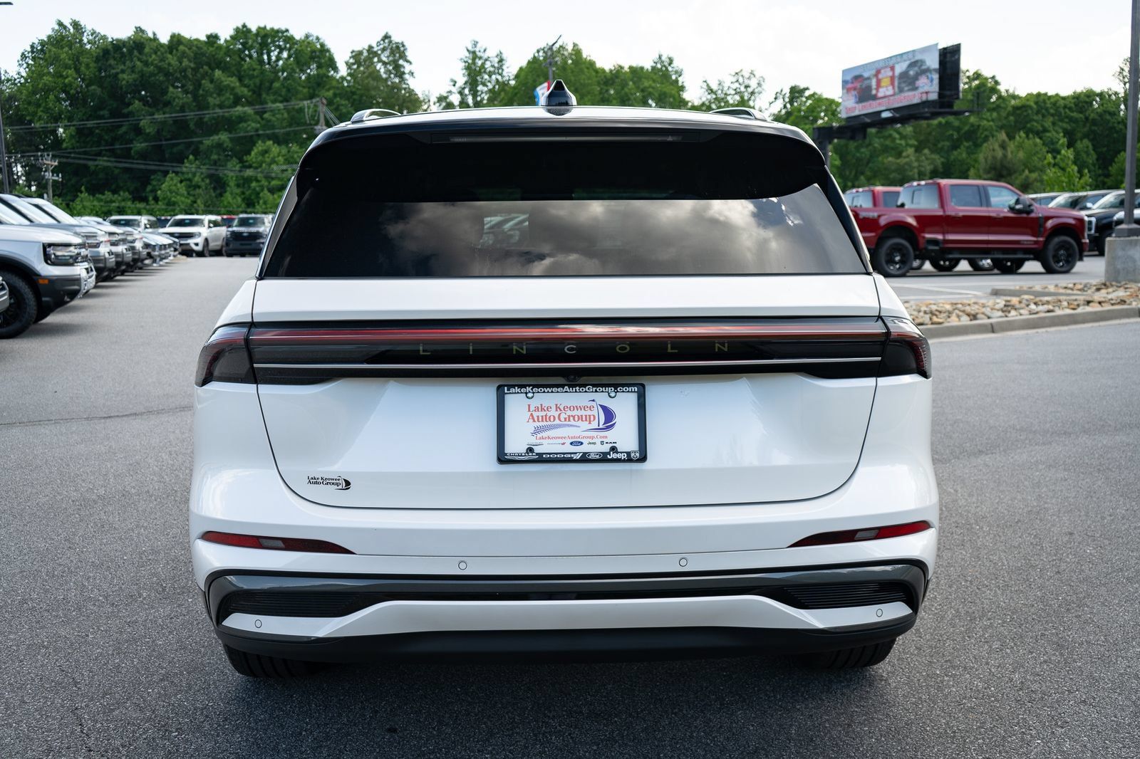 Used 2024 Lincoln Nautilus Reserve w/ Jet Appearance Package (87T) AWD/4WD image 8