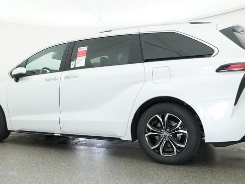 New 2026 Toyota Sienna Platinum AWD/4WD image 35