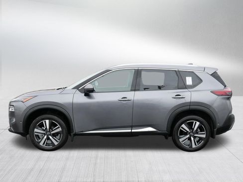 Used 2023 Nissan Rogue SL w/ SL Premium Package image 4