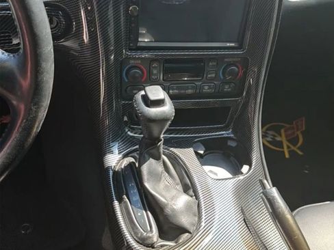 Used 2004 Chevrolet Corvette Coupe w/ Preferred Equipment Group image 9