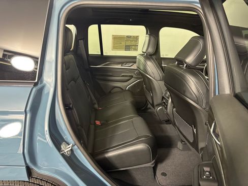 Used 2026 Jeep Grand Cherokee Limited AWD/4WD image 35
