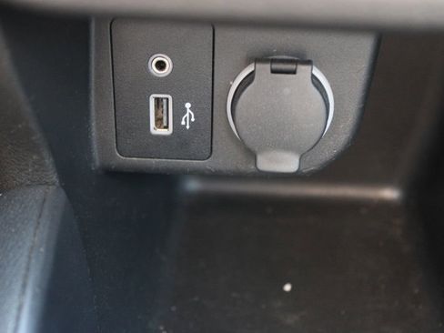 Used 2021 Nissan Kicks S image 24