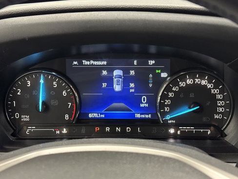 Used 2023 Ford Explorer XLT AWD/4WD image 18