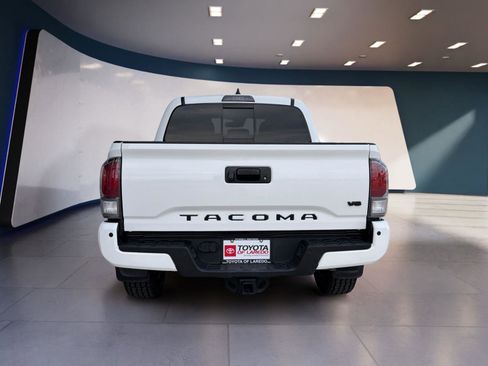 Used 2022 Toyota Tacoma TRD Sport image 4