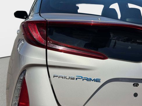 Certified 2020 Toyota Prius Prime XLE image 10