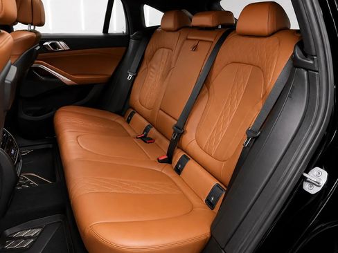 Used 2022 BMW X6 xDrive40i w/ M Sport Package AWD/4WD image 10