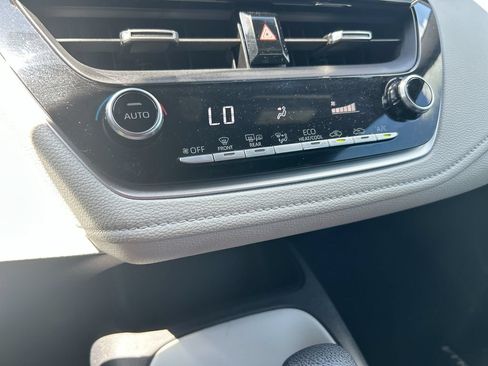 Used 2022 Toyota Corolla SE FWD image 22