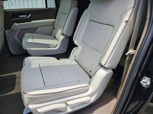 New 2026 GMC Yukon XL Denali w/ Denali Reserve Package AWD/4WD image 28