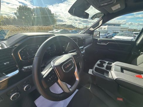 Used 2024 GMC Sierra 1500 Elevation image 10