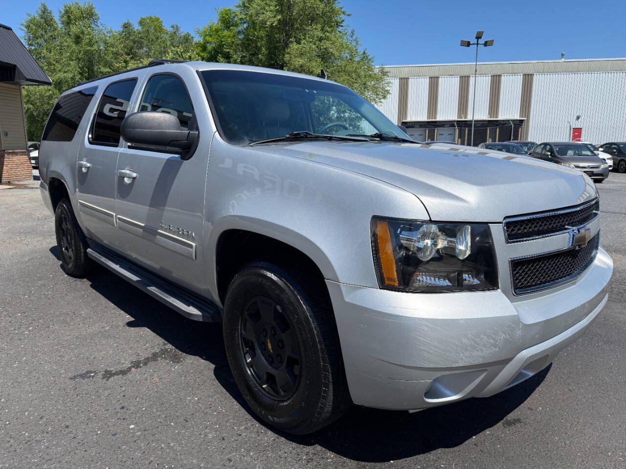 Used 2010 Chevrolet Suburban LT AWD/4WD image 3