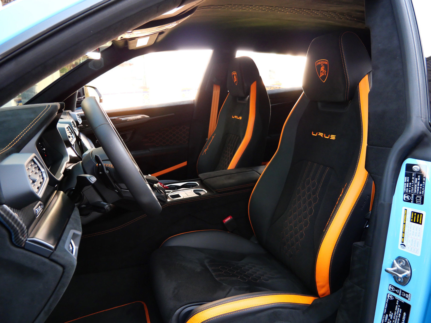 Used 2024 Lamborghini Urus Performante AWD/4WD image 31