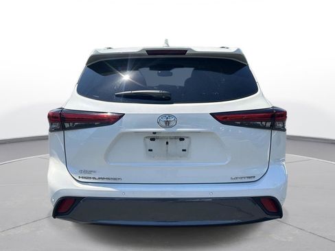 Used 2021 Toyota Highlander Limited FWD image 7