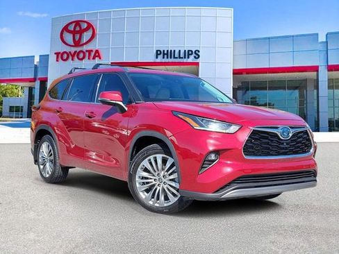 Used 2022 Toyota Highlander Platinum image 1