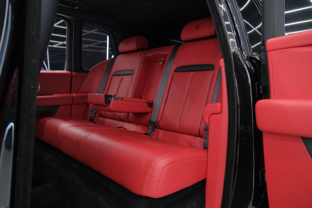 Used 2022 Rolls-Royce Cullinan AWD/4WD image 12
