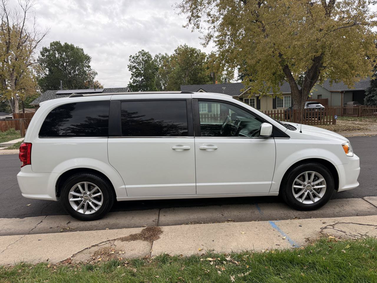 Used 2019 Dodge Grand Caravan SXT FWD image 6