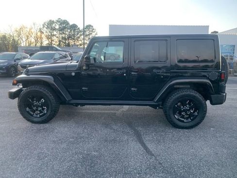Used 2015 Jeep Wrangler Unlimited Sahara image 6
