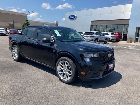 New 2025 Ford Maverick XLT image 2