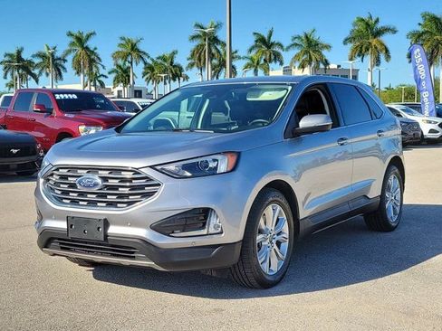 Certified 2022 Ford Edge Titanium image 3