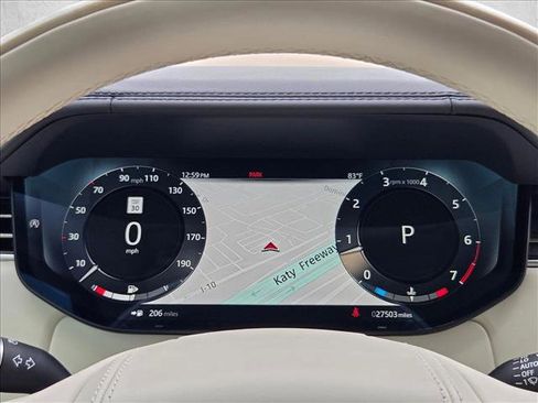 Used 2023 Land Rover Range Rover SV image 11