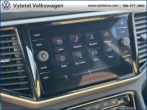 Certified 2023 Volkswagen Atlas Cross Sport SE image 25