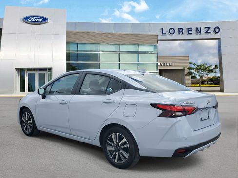 Used 2025 Nissan Versa SV image 7