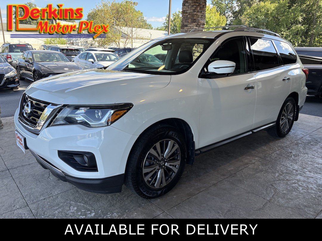 Used 2017 Nissan Pathfinder SL w/ SL Tech Package FWD image 1