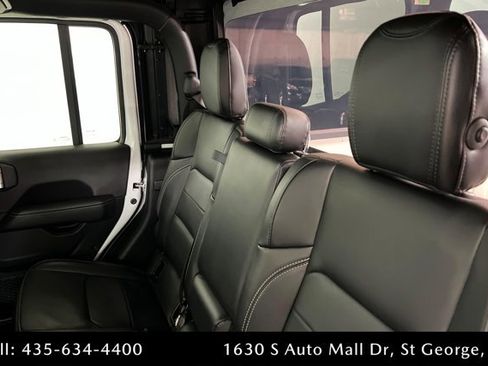 Used 2022 Jeep Gladiator Overland image 20