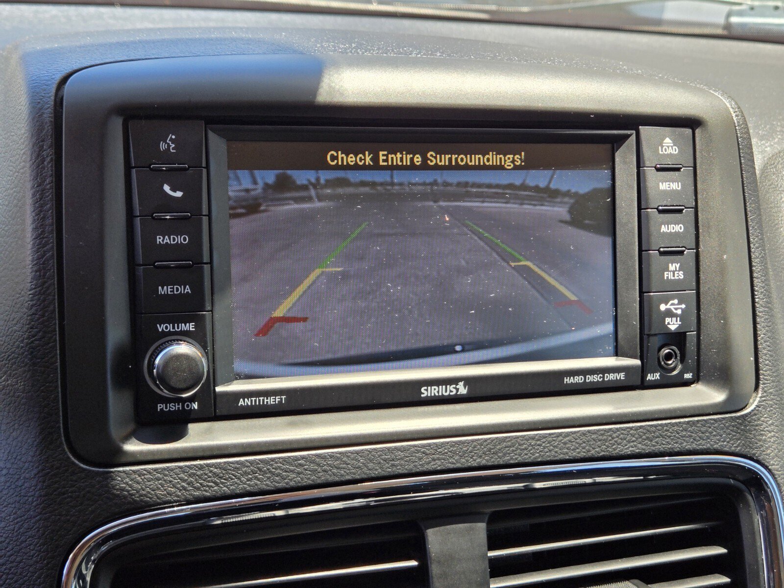 Used 2019 Dodge Grand Caravan SE w/ UConnect Hands-Free Group FWD image 18