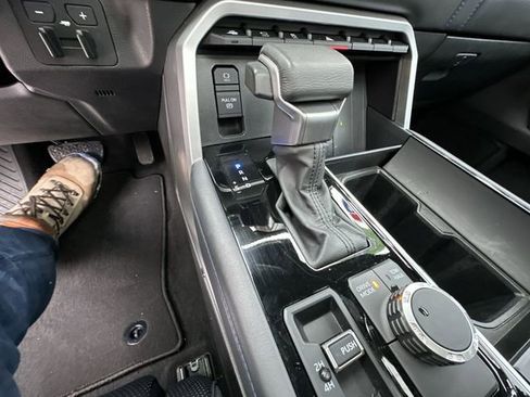 Used 2022 Toyota Tundra Platinum image 25